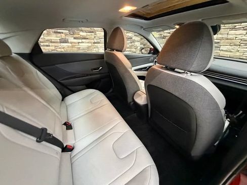 Used 2023 Hyundai Elantra Limited w/ Preferred Accessory Package FWD image 36