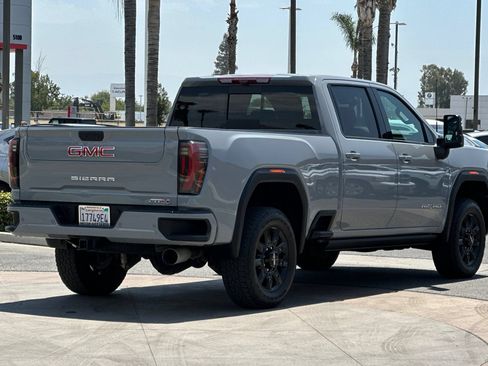 Used 2025 GMC Sierra 2500 AT4 w/ AT4 Premium Plus Package AWD/4WD image 4