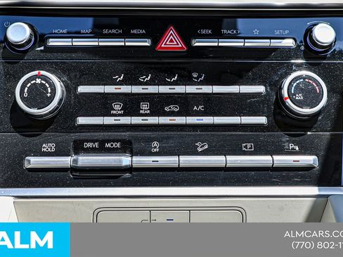 Used 2025 Hyundai Santa Fe SE FWD image 32