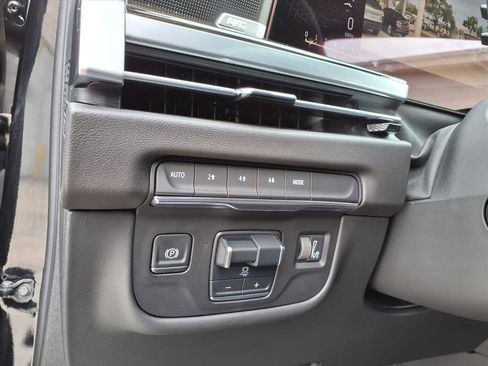 Certified 2025 Cadillac Escalade Premium Luxury image 23