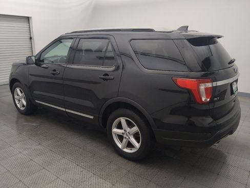 Used 2019 Ford Explorer XLT FWD image 3