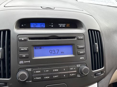 Used 2010 Hyundai Elantra GLS image 13