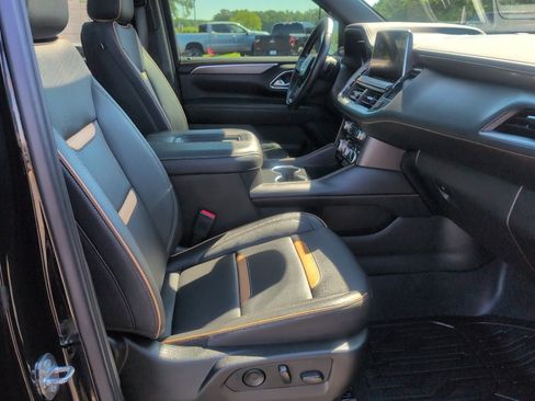 Used 2023 GMC Yukon AT4 w/ AT4 Premium Package AWD/4WD image 19