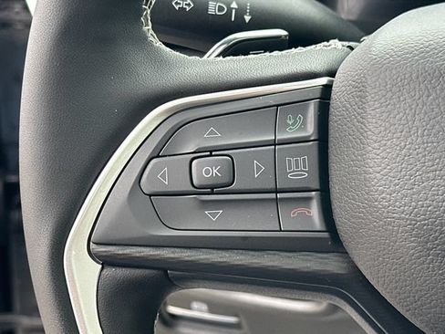 Used 2025 Jeep Grand Cherokee L Altitude AWD/4WD image 30