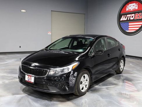 Used 2018 Kia Forte LX image 3