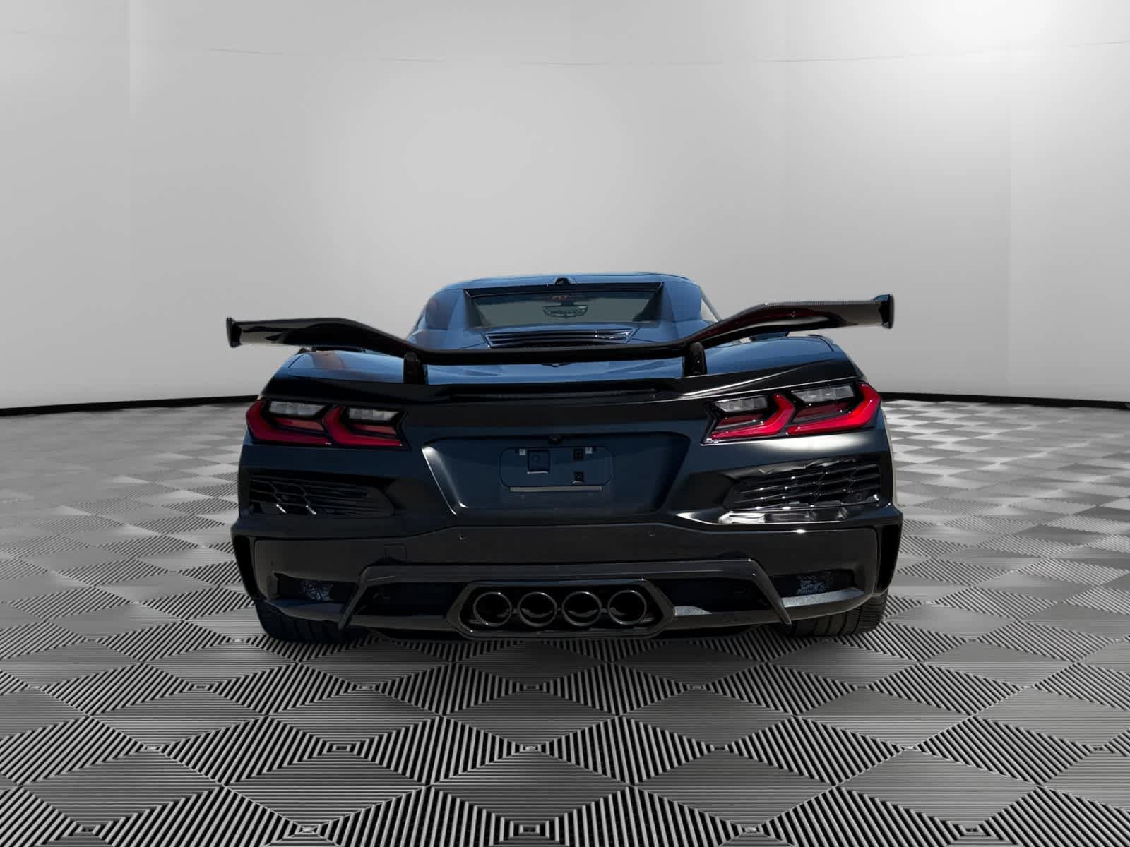 Used 2023 Chevrolet Corvette Z06 w/ Z07 Performance Package RWD image 4