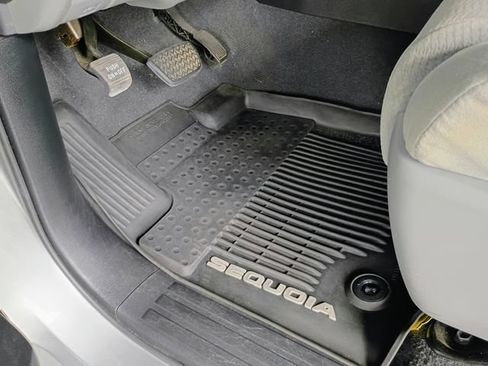 Used 2020 Toyota Sequoia SR5 RWD image 23