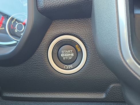 Used 2024 RAM 2500 Big Horn w/ Bed Utility Group image 17