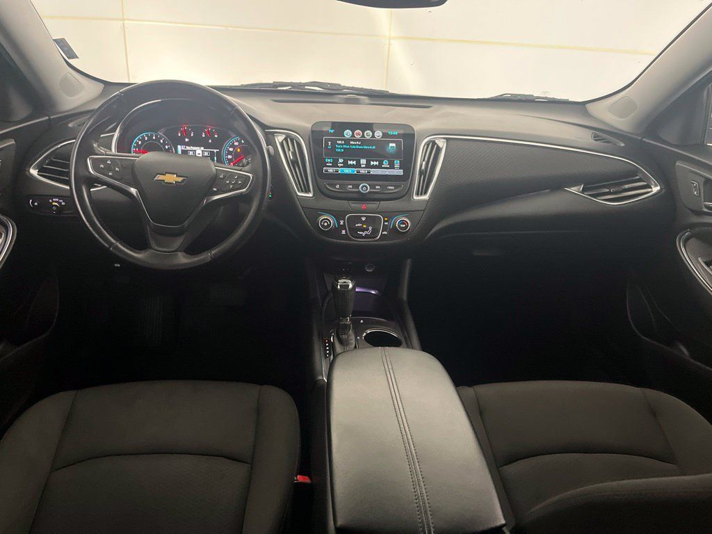 Used 2018 Chevrolet Malibu LT FWD image 29