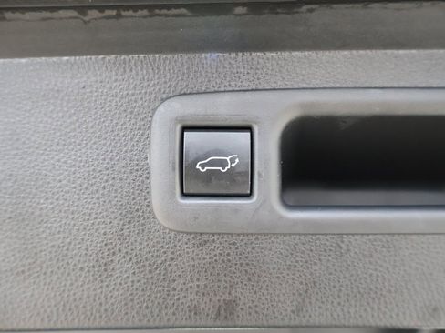 Used 2022 Toyota Highlander XSE image 31