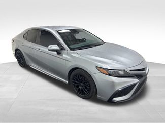 Used 2021 Toyota Camry SE FWD video 3