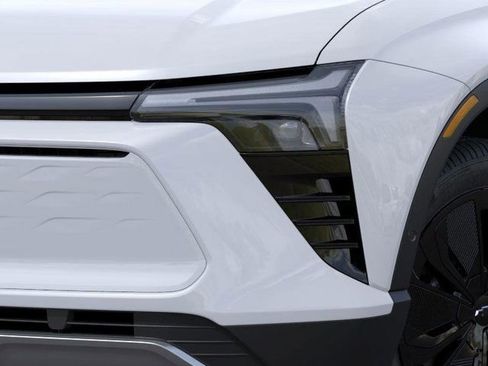 New 2026 Chevrolet Blazer EV LT image 12