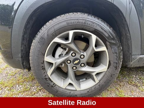 Used 2024 Chevrolet Trax LT FWD image 11