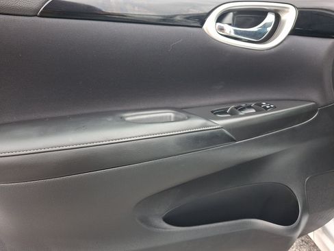 Used 2017 Nissan Sentra SV FWD image 12