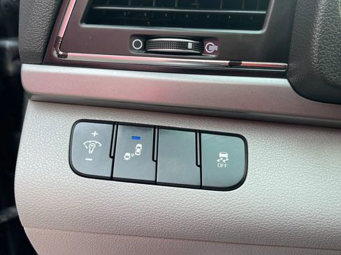 Used 2018 Hyundai Elantra SEL image 11