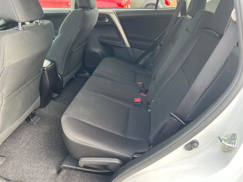 Used 2015 Toyota RAV4 XLE FWD image 6