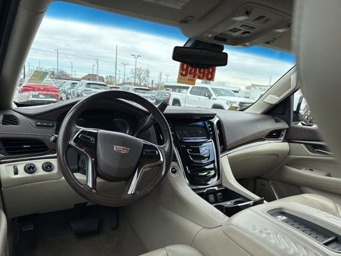 Used 2016 Cadillac Escalade ESV Luxury image 14