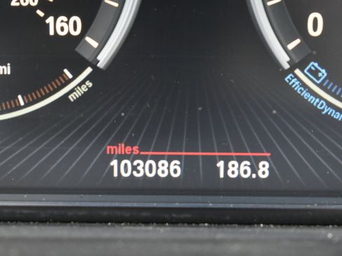 Used 2015 BMW 550i Sedan image 18