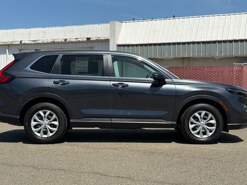 Used 2025 Honda CR-V LX image 3