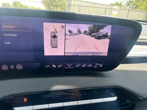 Used 2025 Buick Enclave Preferred FWD image 17