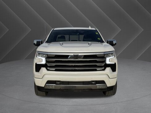 Used 2025 Chevrolet Silverado 1500 High Country w/ High Country Premium Package image 3