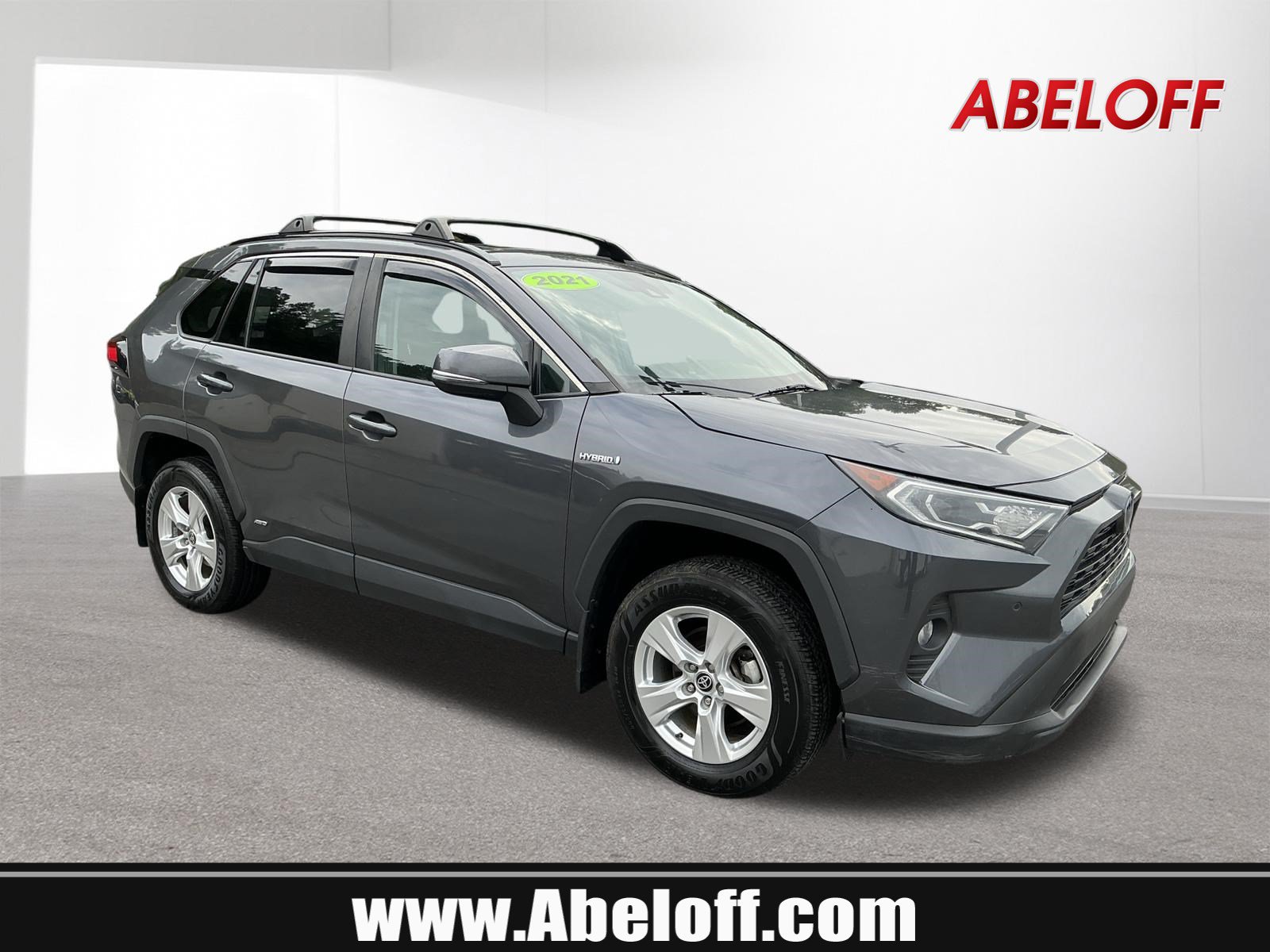 Used 2021 Toyota RAV4 XLE w/ Convenience Package AWD/4WD image 1