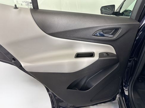 Used 2020 Chevrolet Equinox LS w/ LS Convenience Package image 24