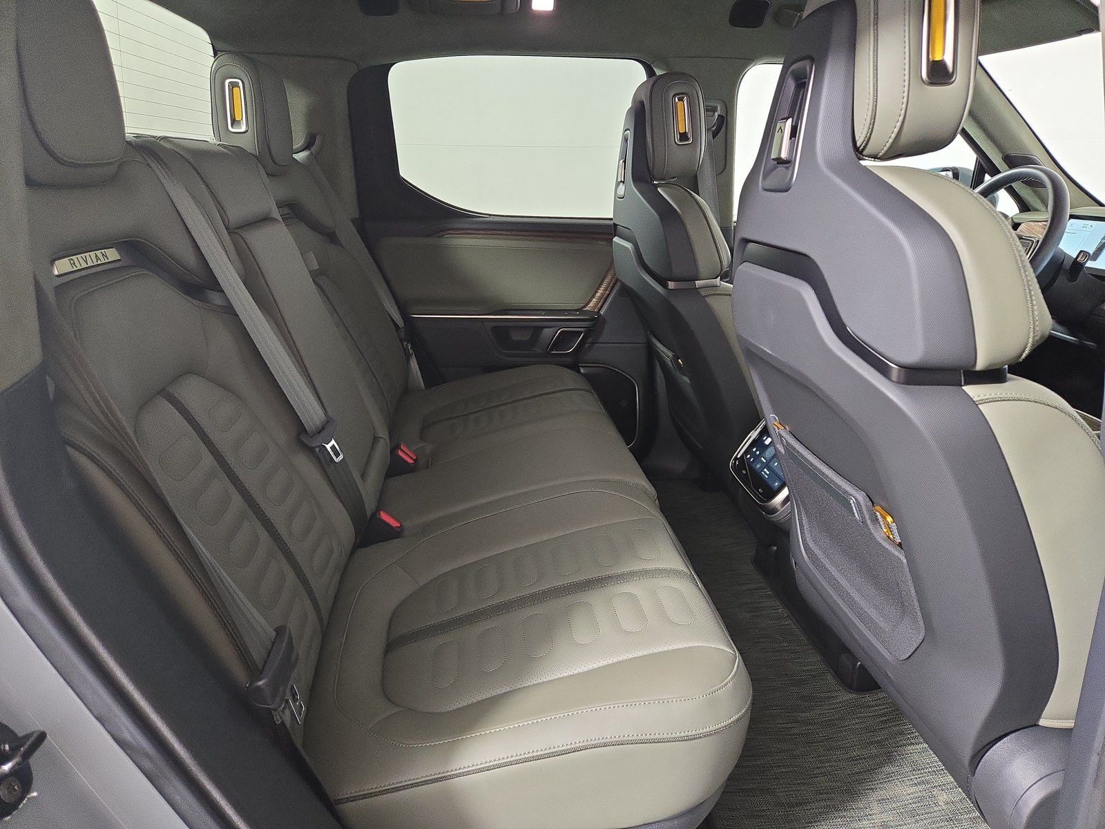 Used 2024 Rivian R1T Adventure Dual AWD/4WD image 22
