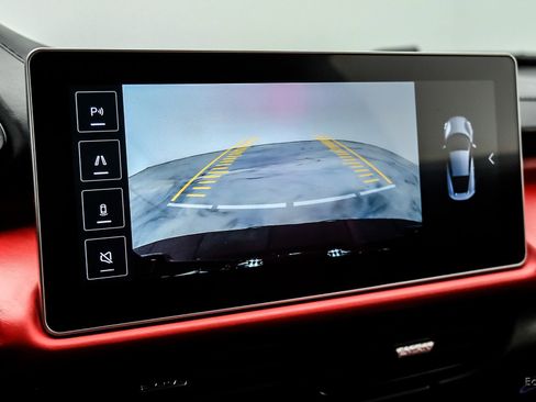 Used 2025 Lotus Emira RWD image 79