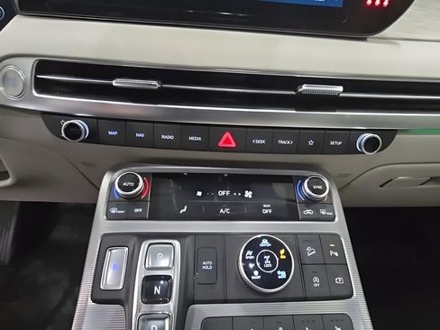 Used 2024 Hyundai Palisade Calligraphy image 29