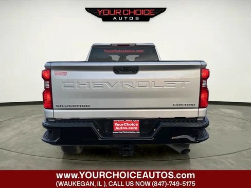 Used 2022 Chevrolet Silverado 2500 Custom w/ Custom Convenience Package image 4