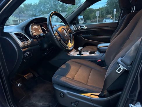 Used 2015 Jeep Grand Cherokee Laredo w/ Quick Order Package 23E AWD/4WD image 10