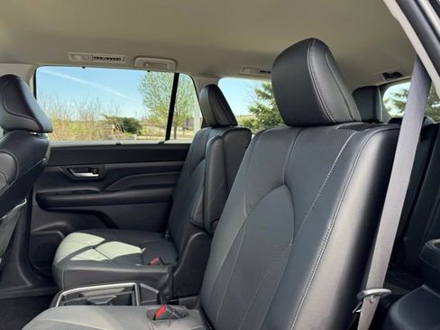 Certified 2024 Toyota Grand Highlander Limited AWD/4WD image 11