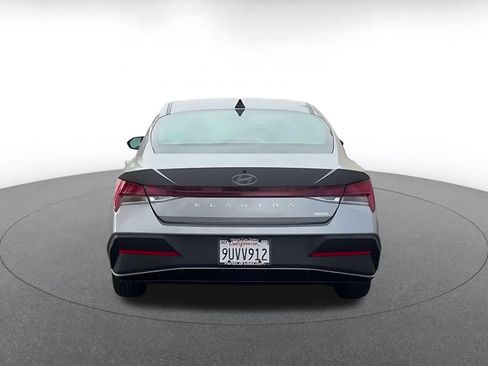 Used 2026 Hyundai Elantra Hybrid FWD image 12