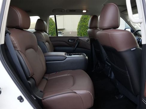 Certified 2024 INFINITI QX80 Premium Select w/ Cargo Package image 18