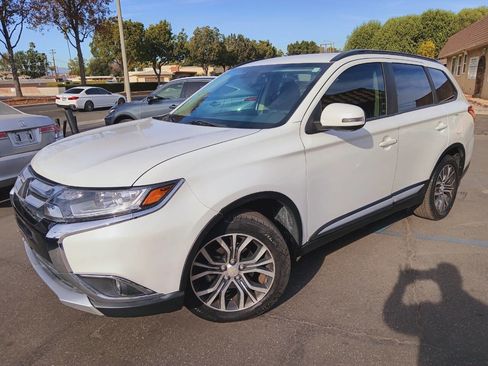 Used 2016 Mitsubishi Outlander SEL image 1