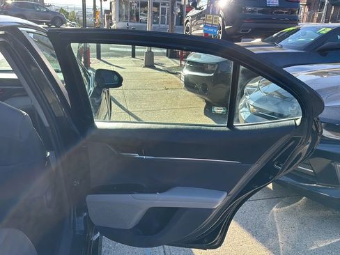 Used 2020 Toyota Camry LE image 11