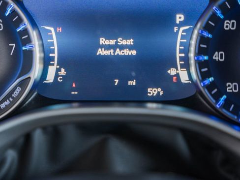 New 2026 Chrysler Pacifica Select image 39