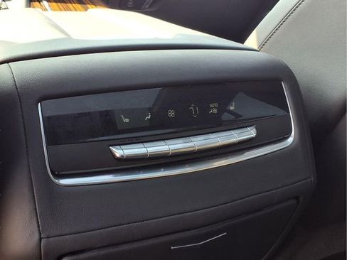 Used 2024 Cadillac Escalade Premium Luxury w/ Performance Package image 25