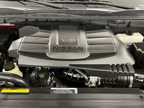 Used 2024 Nissan Titan SV w/ SV Convenience Package RWD image 33