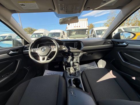 Used 2019 Volkswagen Jetta SE image 8