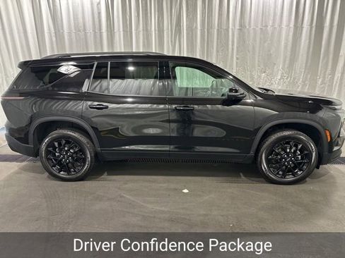 Certified 2026 Chevrolet Traverse LT w/ Midnight/Sport Edition AWD/4WD image 2