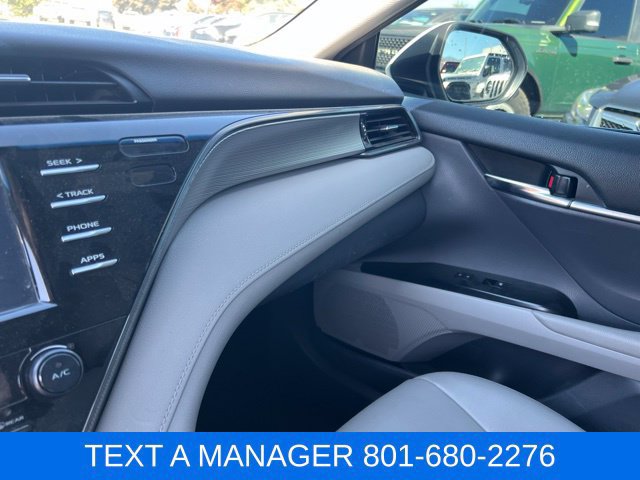 Used 2019 Toyota Camry SE FWD image 21