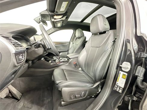 Used 2024 BMW X4 xDrive30i image 4