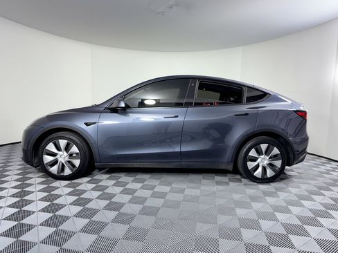 Used 2022 Tesla Model Y Long Range AWD/4WD image 2