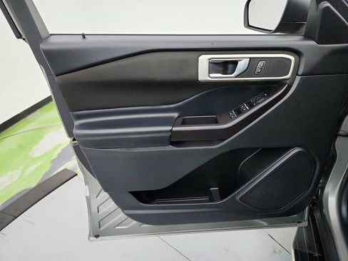 Used 2020 Ford Explorer XLT RWD image 22