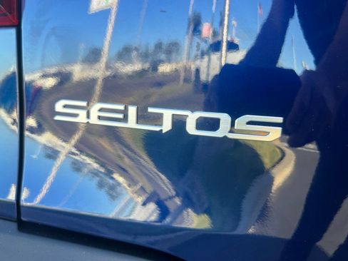 Used 2024 Kia Seltos EX AWD/4WD image 47