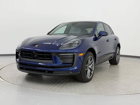 Used 2026 Porsche Macan AWD/4WD image 1