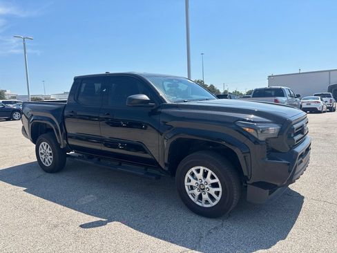 Used 2025 Toyota Tacoma SR RWD image 3
