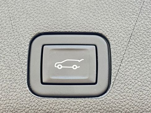 Used 2024 Chevrolet Tahoe High Country RWD image 27